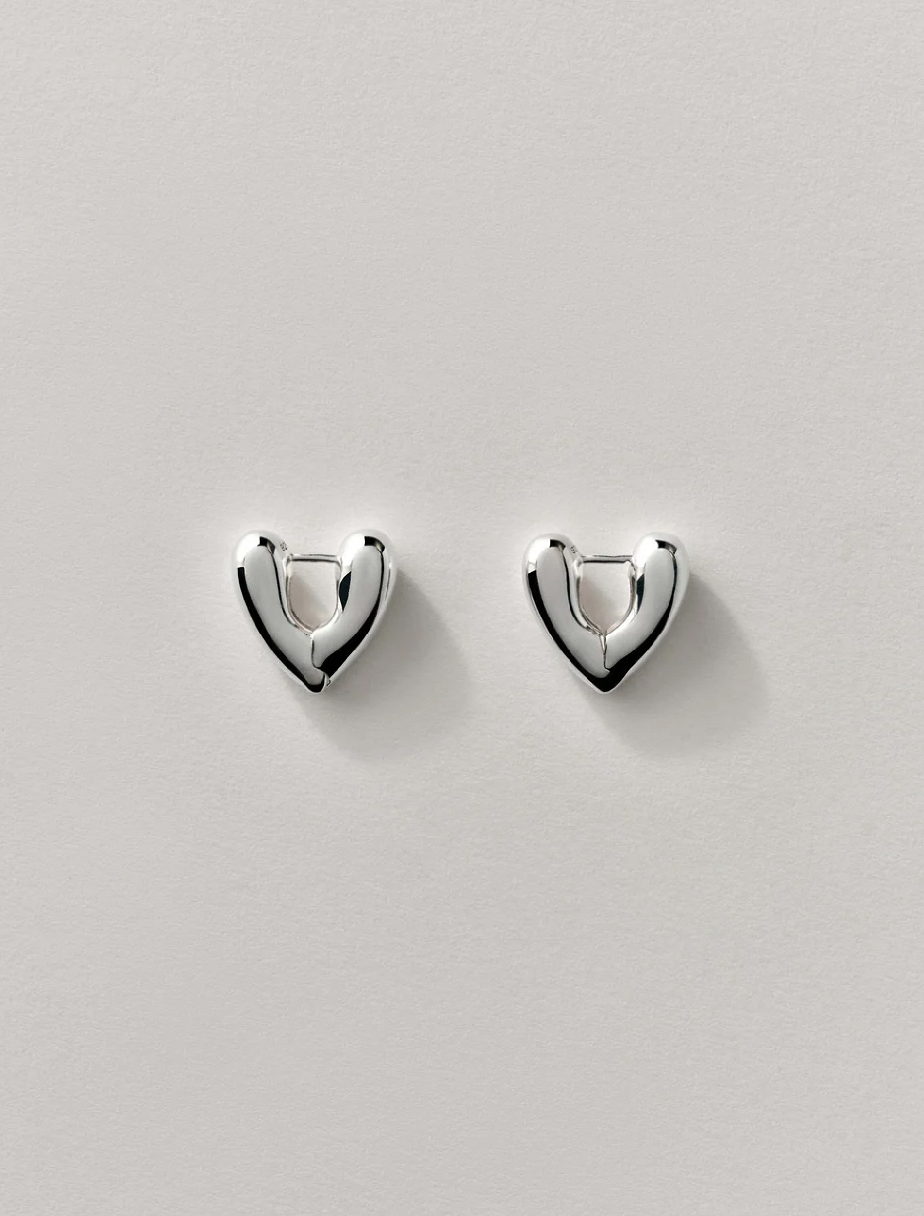 ANNIKA INEZ SMALL HEART HOOPS SILVER EARRINGS
